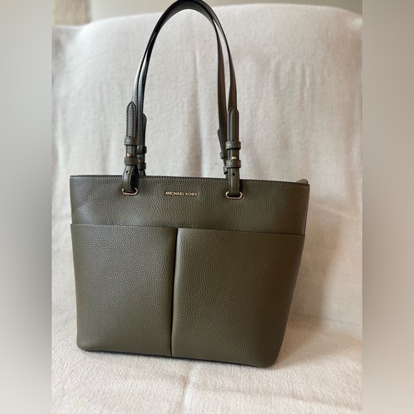 Michael Kors Bedford Medium Faux Leather Tote Bag Top Zip in Olive Green - Picture 13 of 16